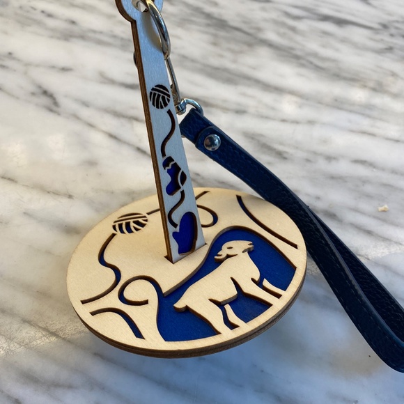 Wrist Yarn Holder: Sheep Design Wood Crochet Knitting Carousel Dispenser  - Picture 3 of 3